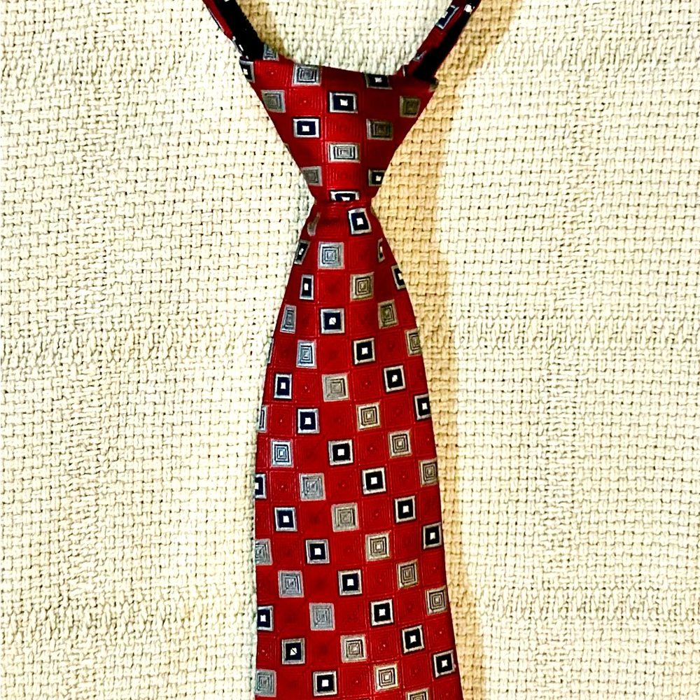 Child’s Tie-zipper adjustable, one size, approximately 14”, Dillards Class Club